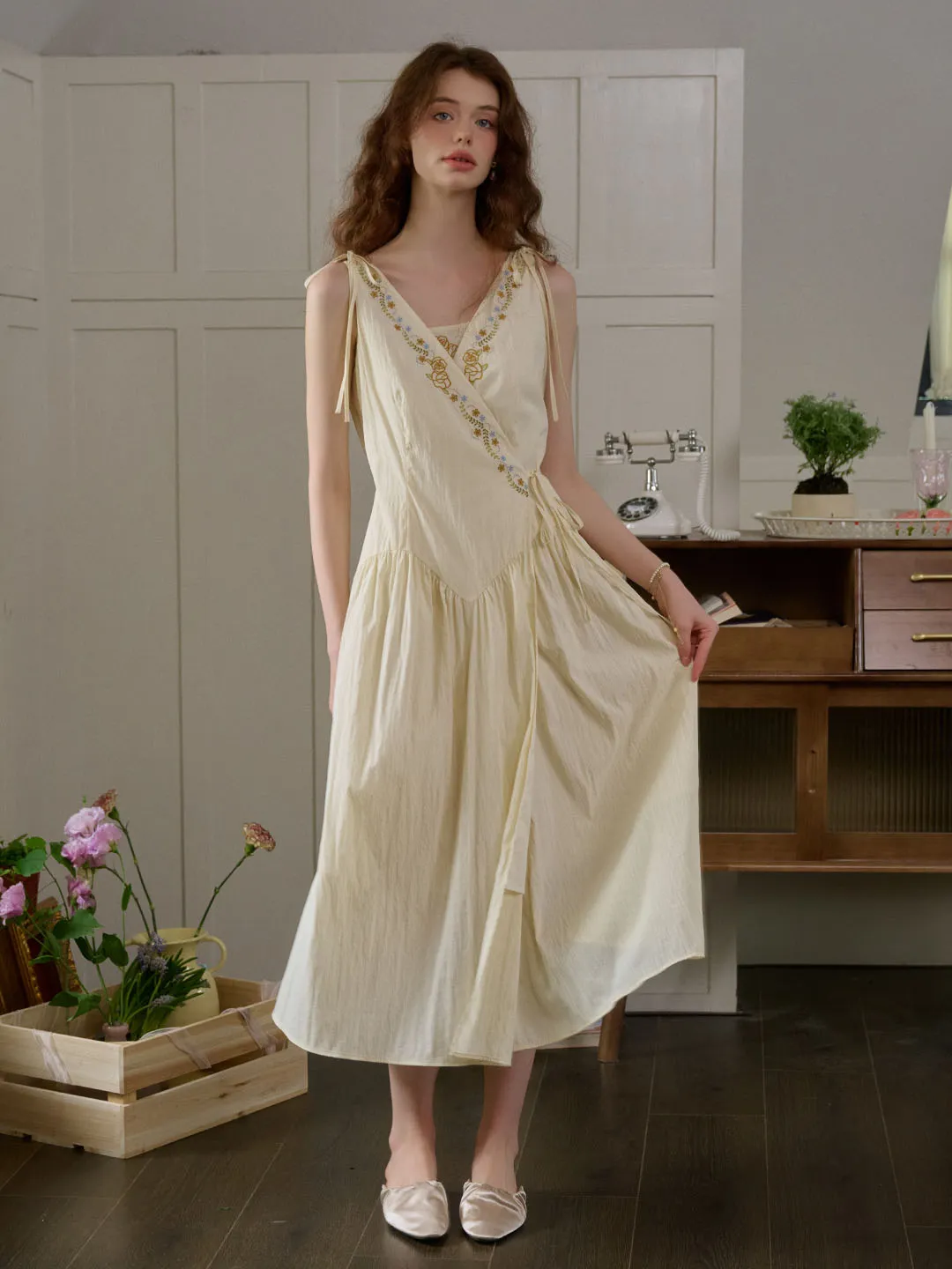 Raelyn V-neck Floral Embroidered Sleeveless Tea Dress
